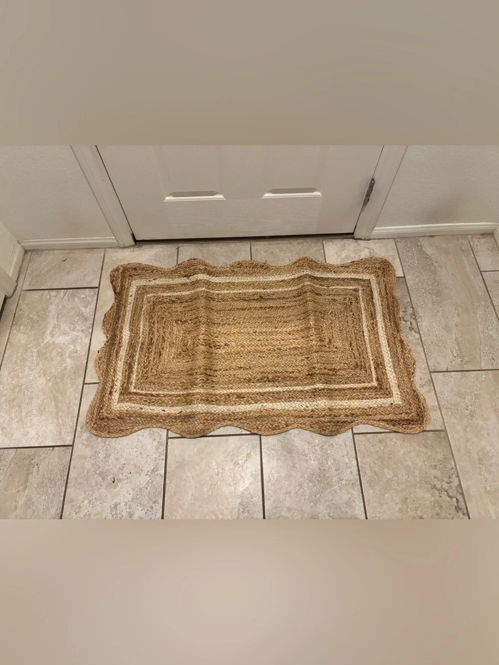 NWOT TJMaxx Natural Jute Scalloped Rug - Neutral